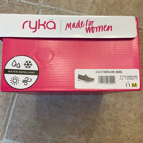 Slip ons - Picture 4 of 5